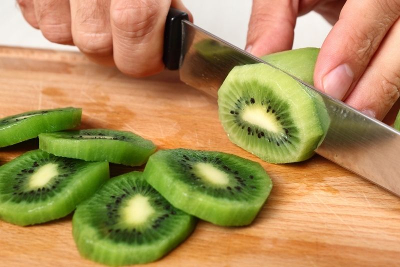 How To Cut a Kiwi